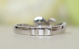 リボンのデザイン婚約指輪